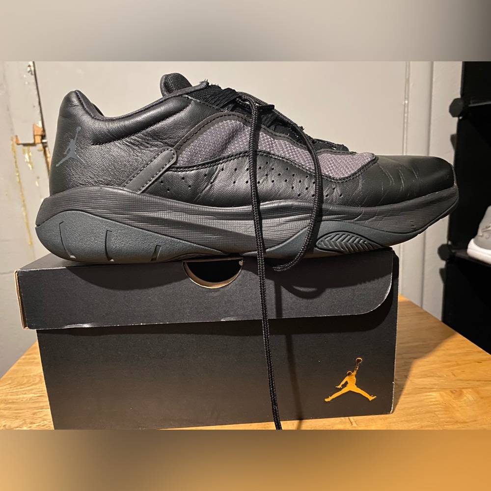 Jordan 11 Low CMFT Triple Black